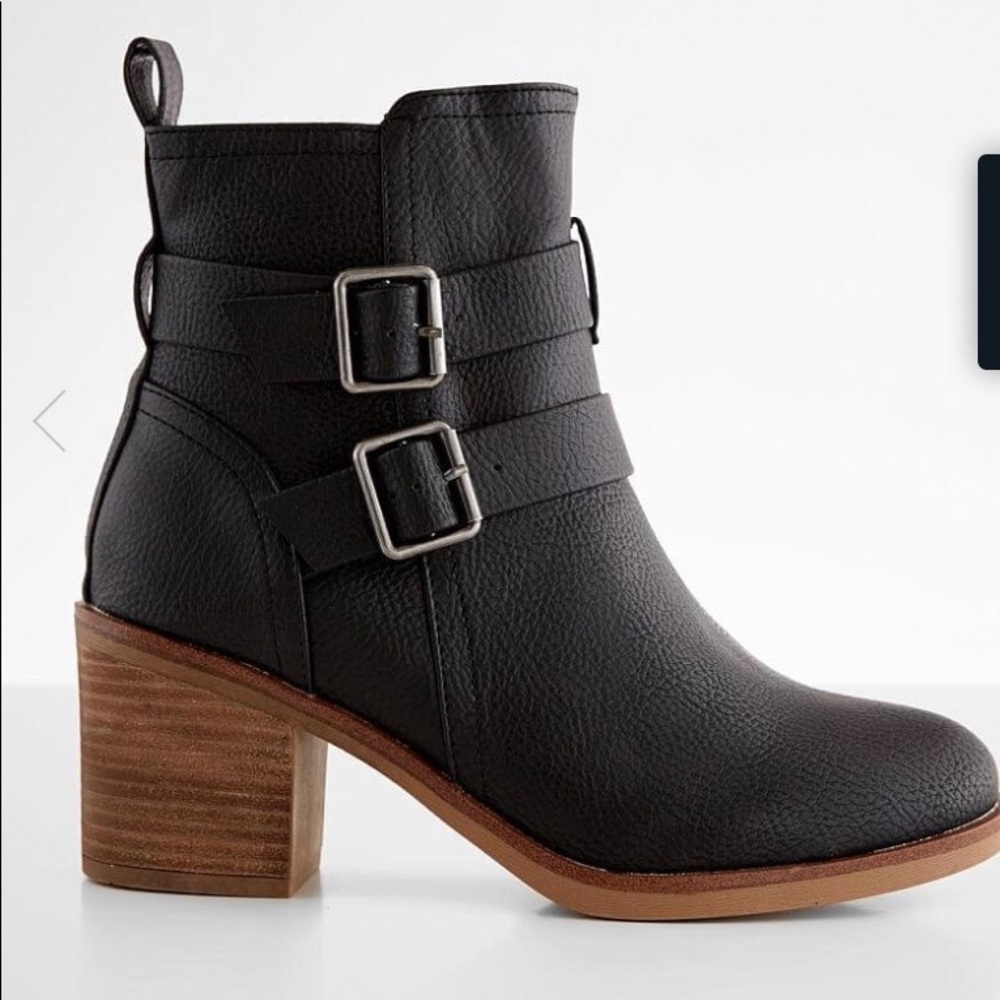 MIA ANA BLACK CATH Size: 8